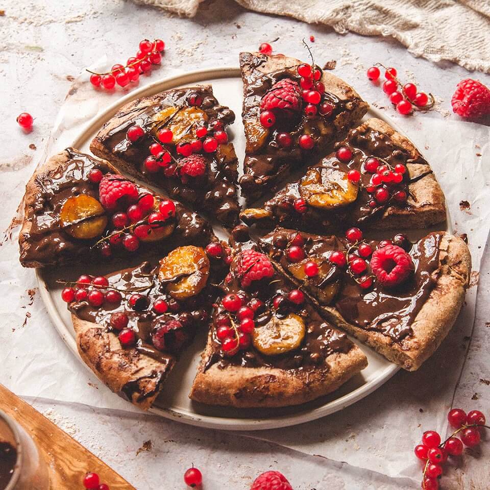 Chocolate Dessert Pizza with Caramelised Bananas – Meridian